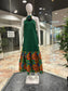 Vestido comprido com babado, decote americano, aberto nas costas