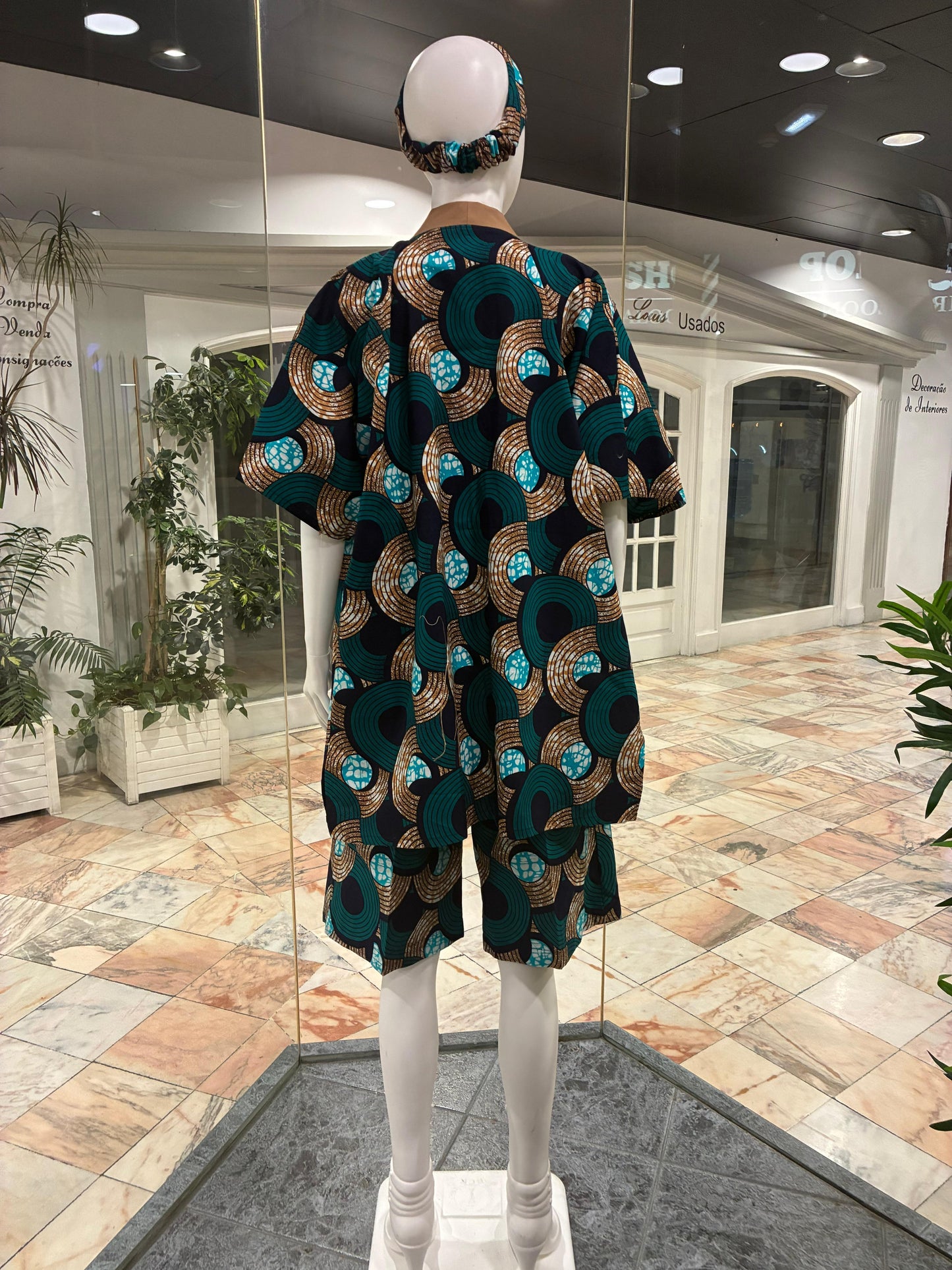 Fato com Kimono e calção de pano africano